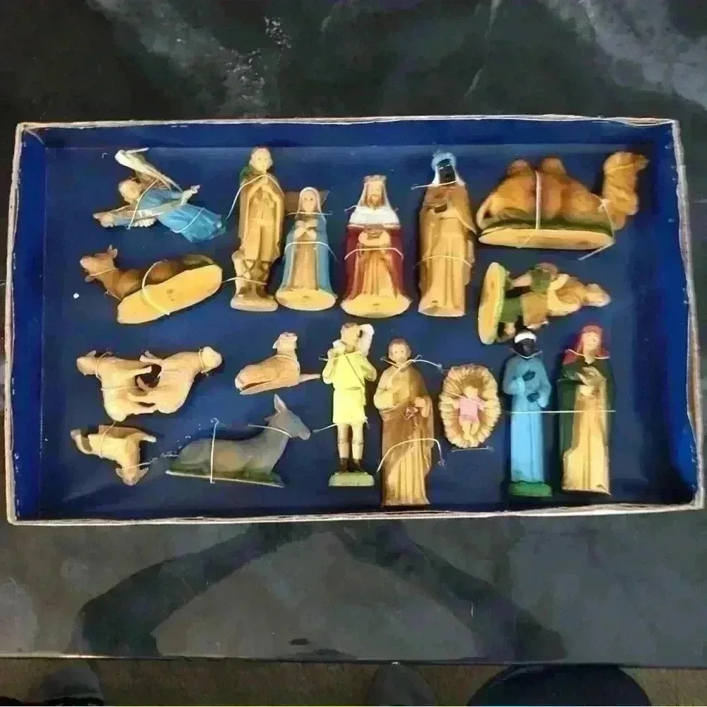 Vintage 50s 60s Art Plastic Nativity set  made in Hong Kong. Complete 18-pc set